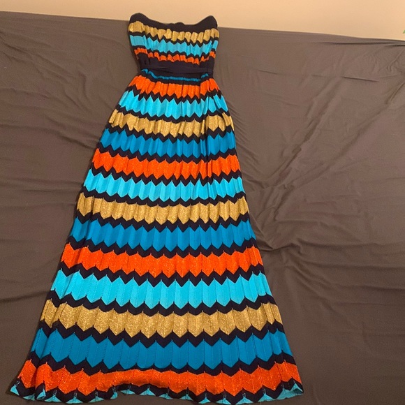 Branded Laundry dress by Shelli Segal - Picture 2 of 3